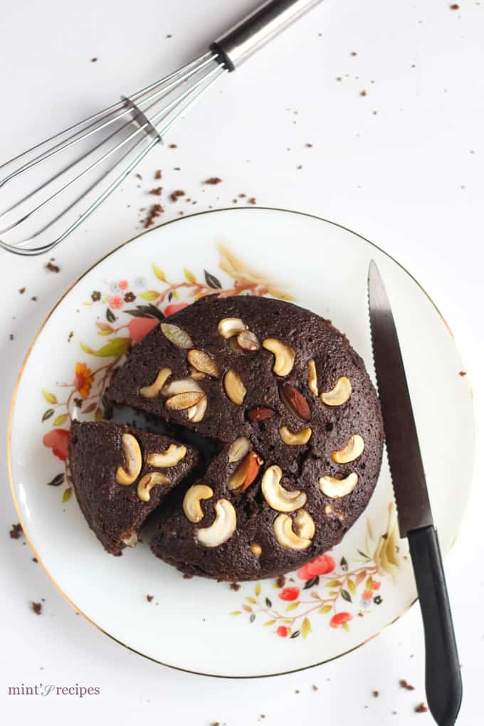 चॉकलेट सूजी केक (Chocolate suji cake recipe in Hindi) रेसिपी बनाने की विधि  in Hindi by Ruchi Agrawal - Cookpad
